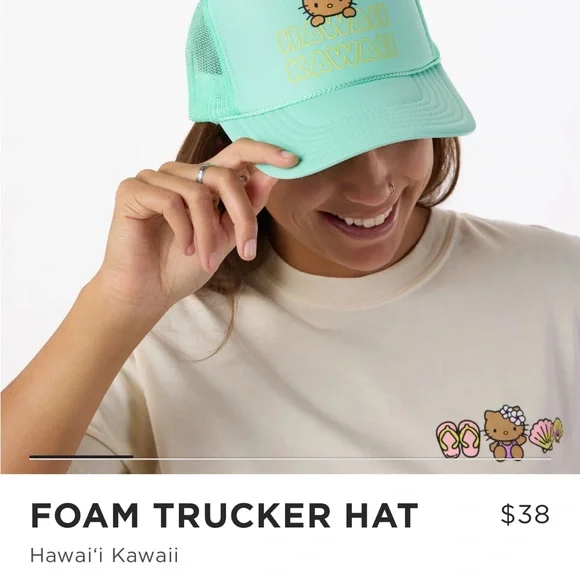 ALOHA COLLECTION Hawaii Kawaii Special Edition Hello Kitty Foam Trucker Hat - Picture 3 of 6